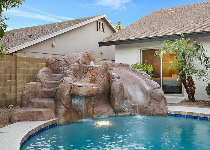 Holiday home Heated Pool, Waterslide, Putting