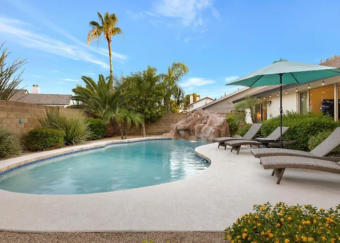 Heated Pool, Waterslide, Putting Phoenix