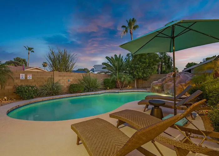 Holiday home Heated Pool, Waterslide, Putting